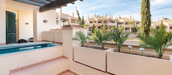 Appartement 'El Oasis Monaco 10 1B' avec piscine partagée, Wi-Fi et climatisation