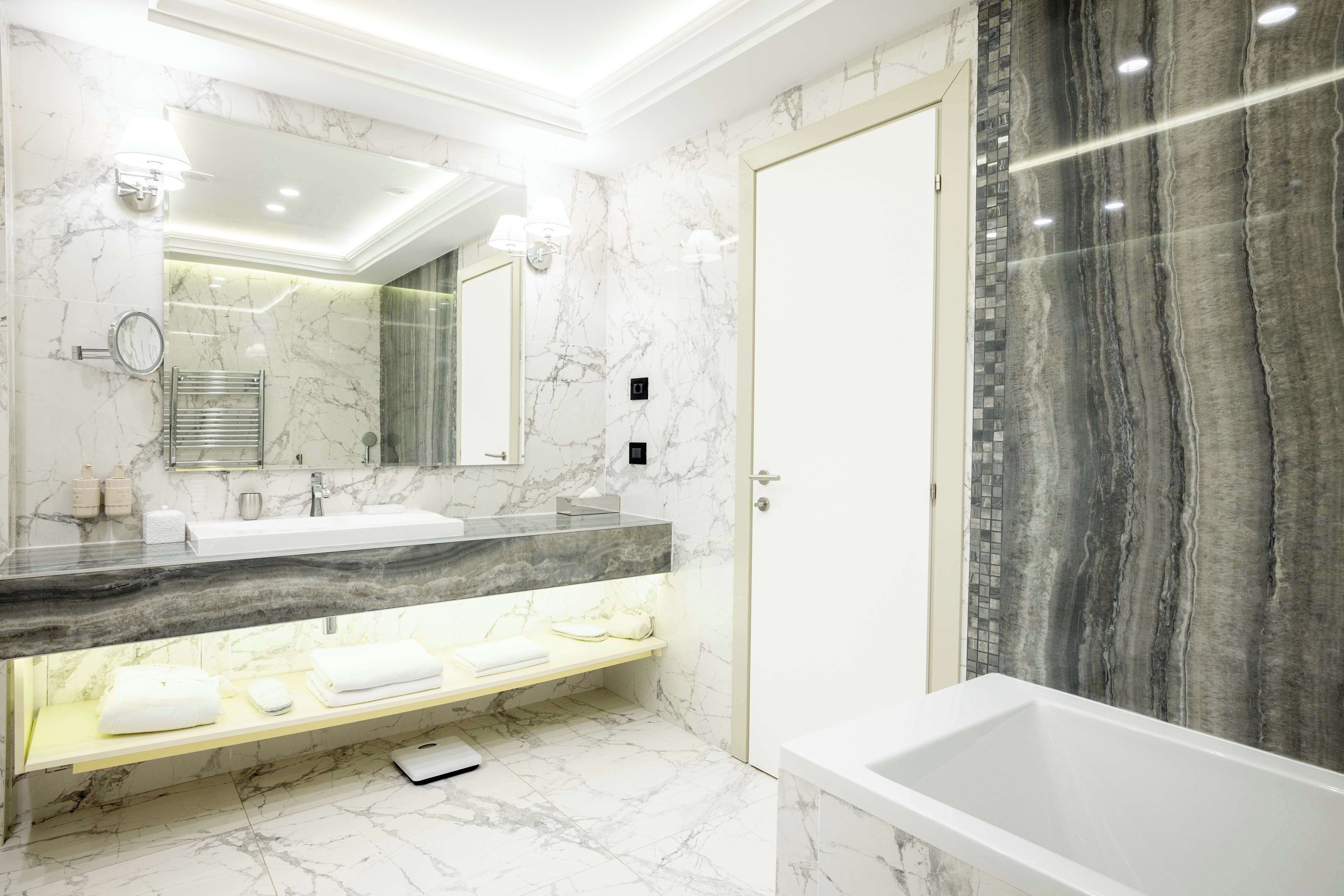Photo - Tresor Le Palais Timisoara, Curio Collection by Hilton