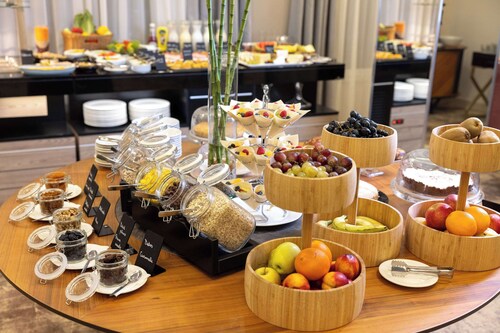 Tresor Le Palais Timisoara, Curio Collection By Hilton