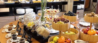 Tresor Le Palais Timisoara, Curio Collection By Hilton