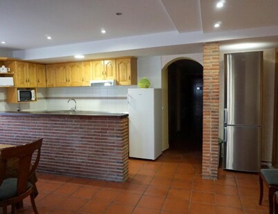 Country House 'La Casa Nueva' with Private Terrace, Wi-Fi and Air Conditioning