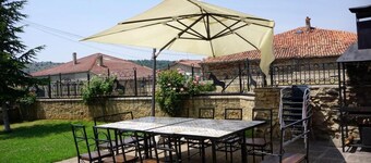 Country House 'La Casa Nueva' with Private Terrace, Wi-Fi and Air Conditioning