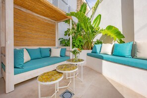 Terrace/patio - Room 'Altea  01' with Shared Pool, Wi-Fi and Air Conditioning (Altea)