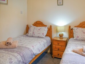 2 bedrooms, free WiFi, bed sheets - 2 bedroom accommodation in Brundall (Brundall)