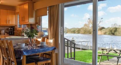 2 bedroom accommodation in Brundall