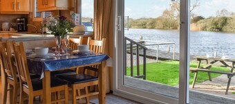 2 bedroom accommodation in Brundall