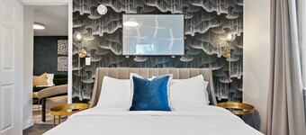 Charming 2-bedroom cottage in delightful Willmar with WiFi, AC