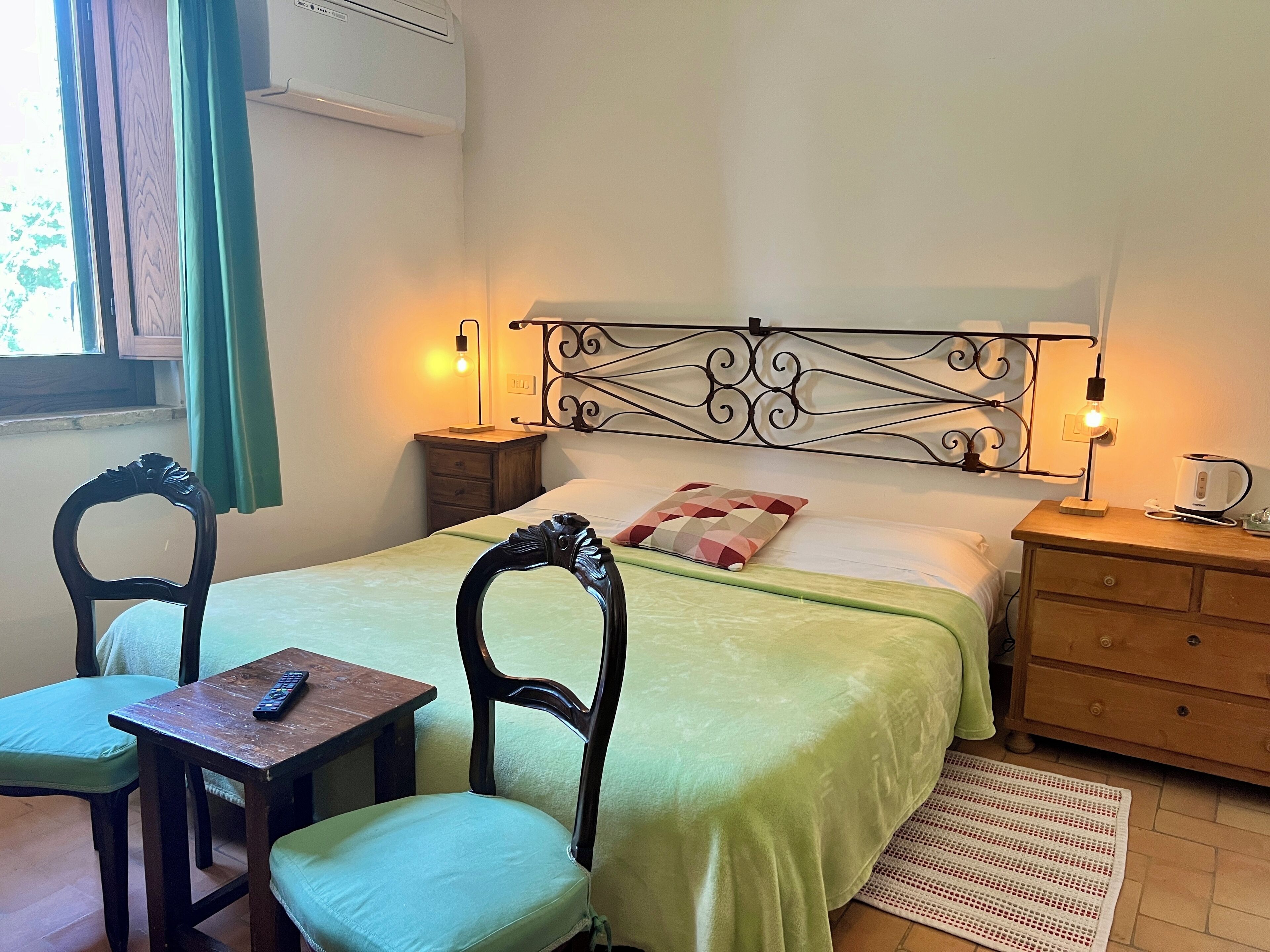 Superior-Doppel- oder -Zweibettzimmer