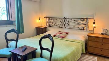 Superior-Doppel- oder -Zweibettzimmer