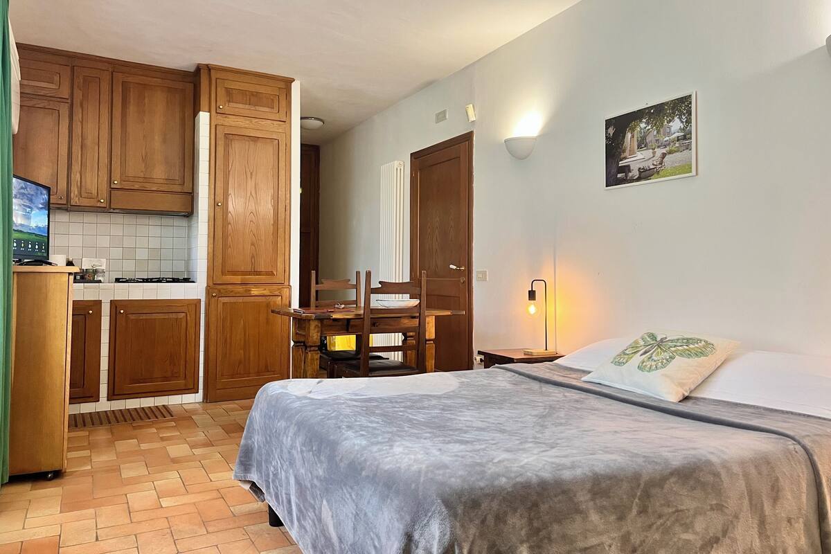 Suíte estúdio superior | Cofres nos quartos, cortinas blackout, Wi-Fi de cortesia, roupa de cama