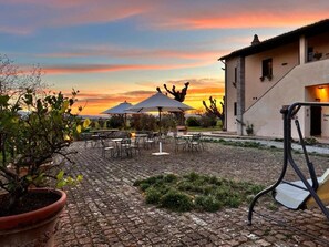Outdoor dining - Agriturismo Podere La Fornace (Assisi)
