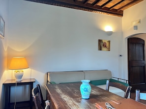 Apartamento tradicional | Área de estar | Smart TV 32 polegadas com canais digitais