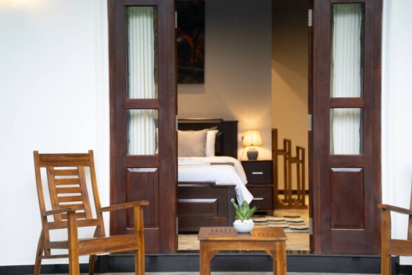 3 bedrooms, desk, WiFi