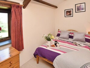 3 室のベッドルーム、WiFi (無料)、ベッドシーツ