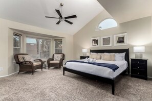 5 soverom, skrivebord, strykejern/-brett og wi-fi (inkludert)