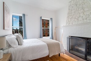 3 bedrooms, iron/ironing board, WiFi, bed sheets - Midtown NYC 3BR/1BA Apartment Perfect for Groups! (New York)
