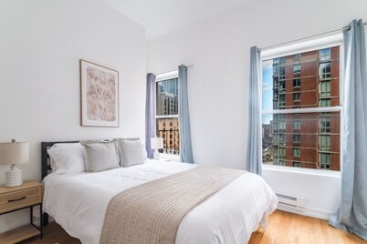 Midtown NYC 3BR/1BA Apartment Perfect for Groups!