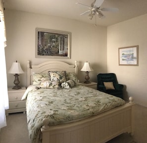 2 bedrooms, iron/ironing board, WiFi, bed sheets - PET FRIENDLY!!!   Book now to enjoy great TEXAS SPRING Weather!! (Georgetown)