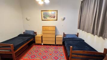 1 chambre, fer et planche Ă repasser, Wi-Fi, draps fournis