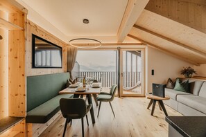 TV - Apartment 'Bergesruh' with Mountain View, Shared Garden and Wi-Fi (Chiusa)