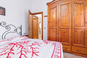 2 Schlafzimmer, Bügeleisen/Bügelbrett, Bettw äsche