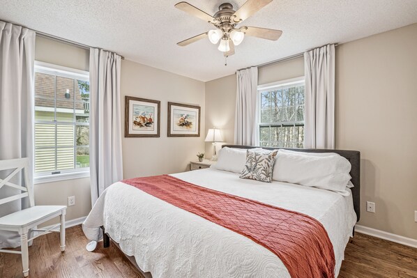 4 عدّة غرف نوم ومكواة/لوح كي وسرير سفر وواي فاي مجانًا