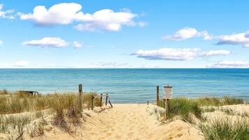 Beach nearby, beach towels
