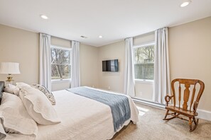4 bedrooms, iron/ironing board, travel crib, free WiFi