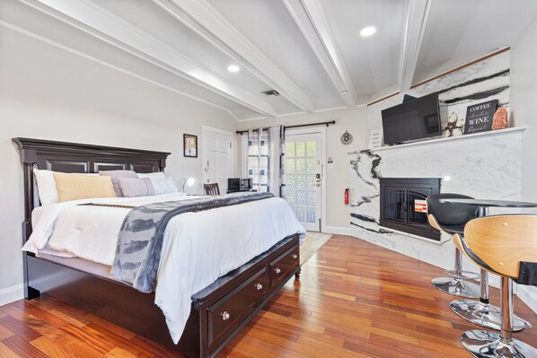 1 chambre, fer et planche Ă repasser, Wi-Fi, draps fournis