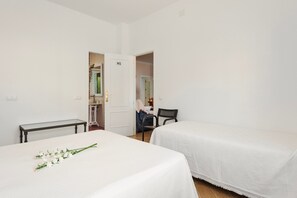 4 bedrooms, WiFi, bed sheets