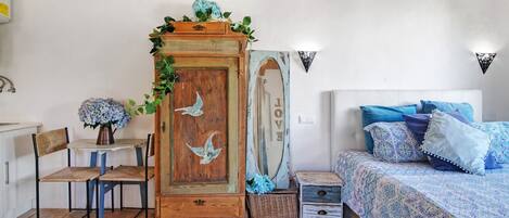 1 dormitori, planxa i posts de planxar, wifi gratuïta i roba de llit