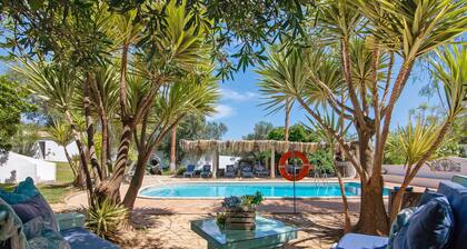 Apartment 'Casa De Mondo - Blue Room' with Shared Pool, Wi-Fi and Air Conditioning