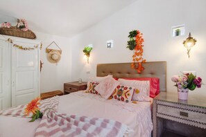 1 slaapkamer, een strijkplank/strijkijzer, gratis wifi, beddengoed