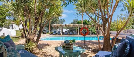 Una piscina cubierta