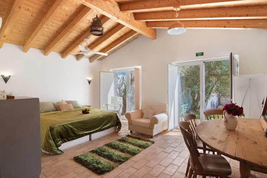 Apartment 'Casa De Mondo - Green Room' With Shared Pool, Wi-fi And Air Conditioning - Boliqueime