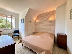 6 bedrooms