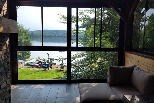 Camp David Beautiful five bedrooms  Private beach