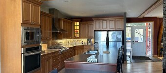 Red Devil Six Bedroom Cottage Private Beach