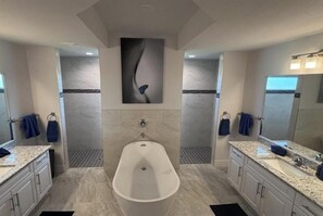 Towels - Great fall rates! Canal views! Book now! (Cape Coral)