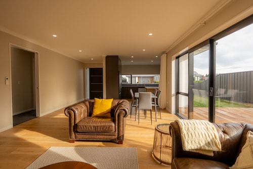 Serenity Hideaway House A