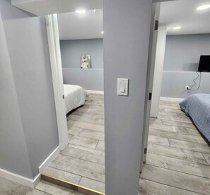 2 bedrooms, iron/ironing board, WiFi - Charming 2-bedroom house with WiFi, AC in enjoyable Oxon Hill (Oxon Hill)