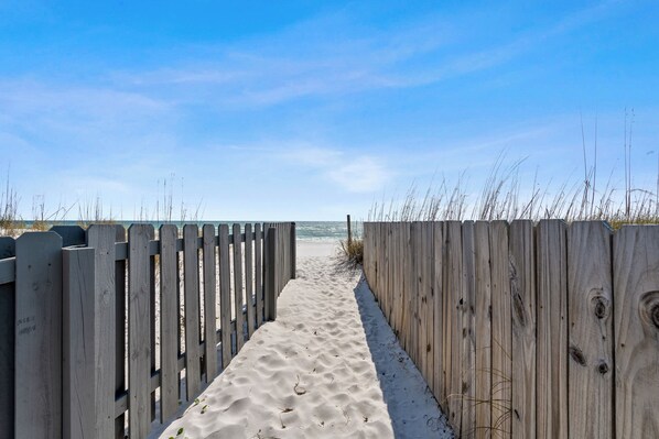 Beach nearby - Ocean View & Dog Friendly | Pensacola Beach | My Beach Getaways (Pensacola Beach)