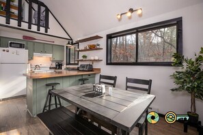 Dining - Coppertop Chalet - cozy and convenient! (Basye)