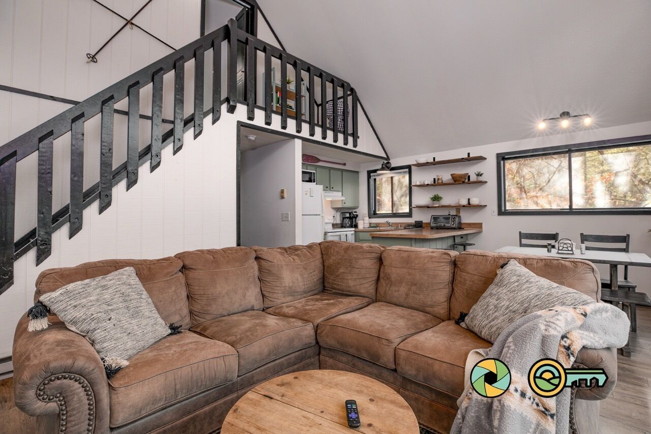 Smart TV, fireplace, DVD player, books