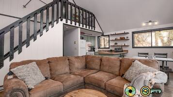 Smart TV, fireplace, DVD player, books