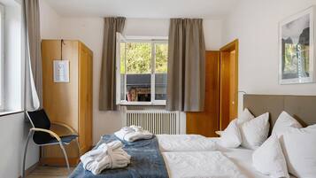 1 bedroom, free WiFi, bed sheets