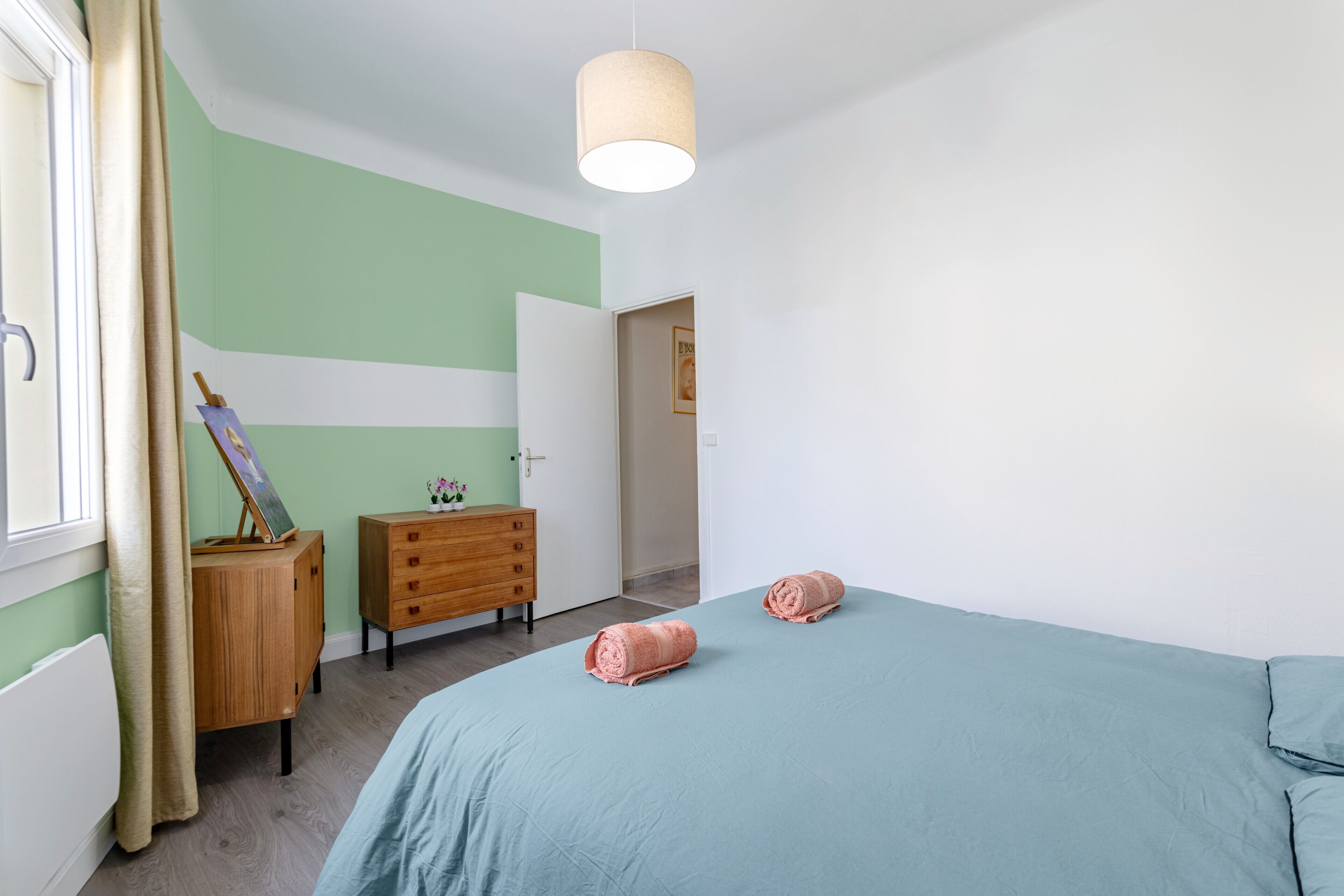 2 bedrooms, iron/ironing board, free WiFi, bed sheets