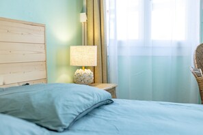2 bedrooms, iron/ironing board, free WiFi, bed sheets