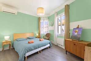 2 bedrooms, iron/ironing board, free WiFi, bed sheets