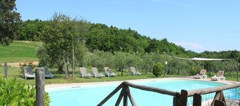 Apartment in Guasticce With Shared Pool